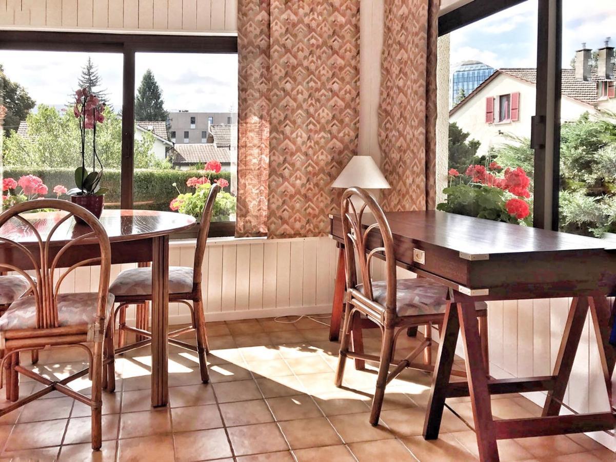 Bed and Breakfast Lindo Lugar - Just A 7 Minute Walk From The Airport à Meyrin Extérieur photo